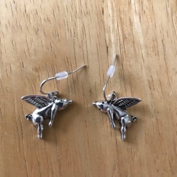 When Pigs Fly Earrings Whimsical New Dangle Hooks - Picture 8 of 10